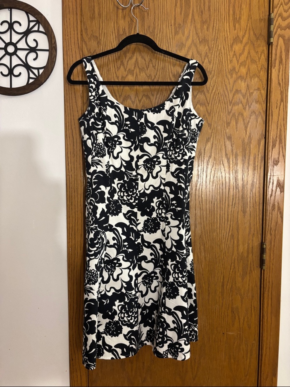 Jessica Howard Black & White Floral Midi Dress
